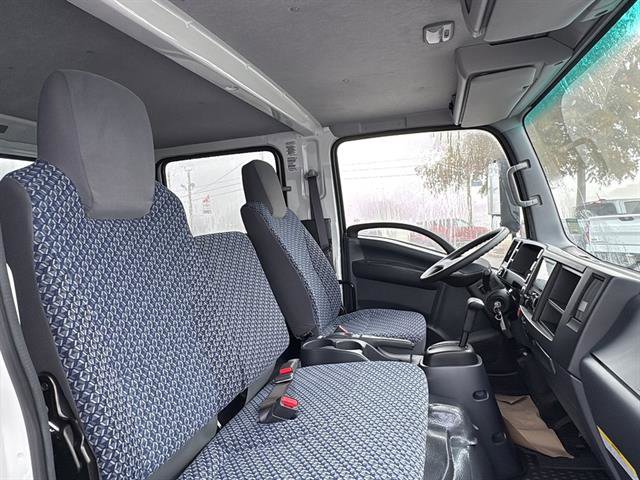 New 2025 Chevrolet Low Cab Forward image 9