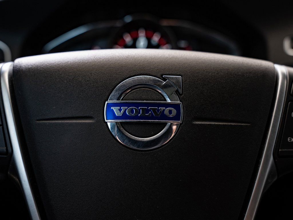 Used 2018 Volvo S60 T5 Cross Country Platinum image 28