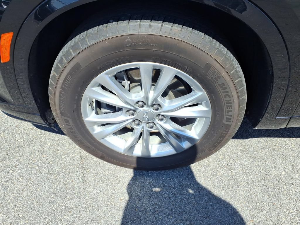 Used 2024 Cadillac XT6 Luxury w/ LPO, Floor Liner Package AWD/4WD image 5