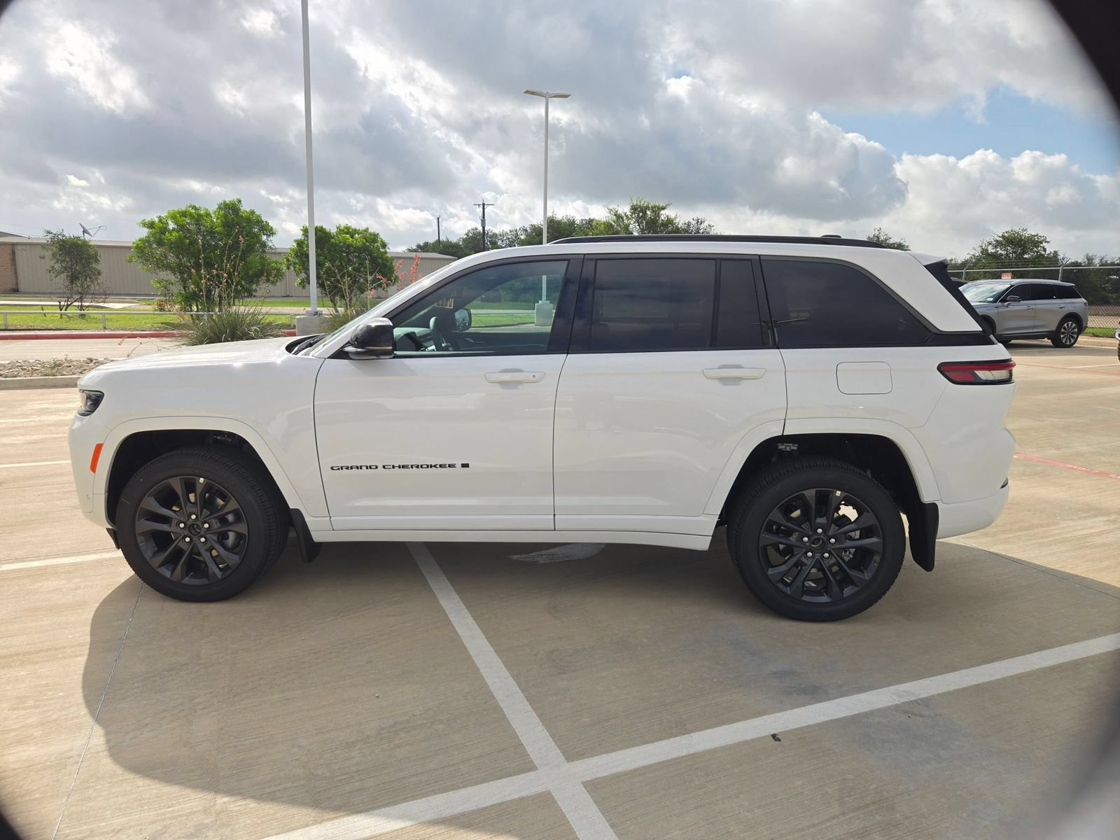 New 2026 Jeep Grand Cherokee Limited AWD/4WD image 6