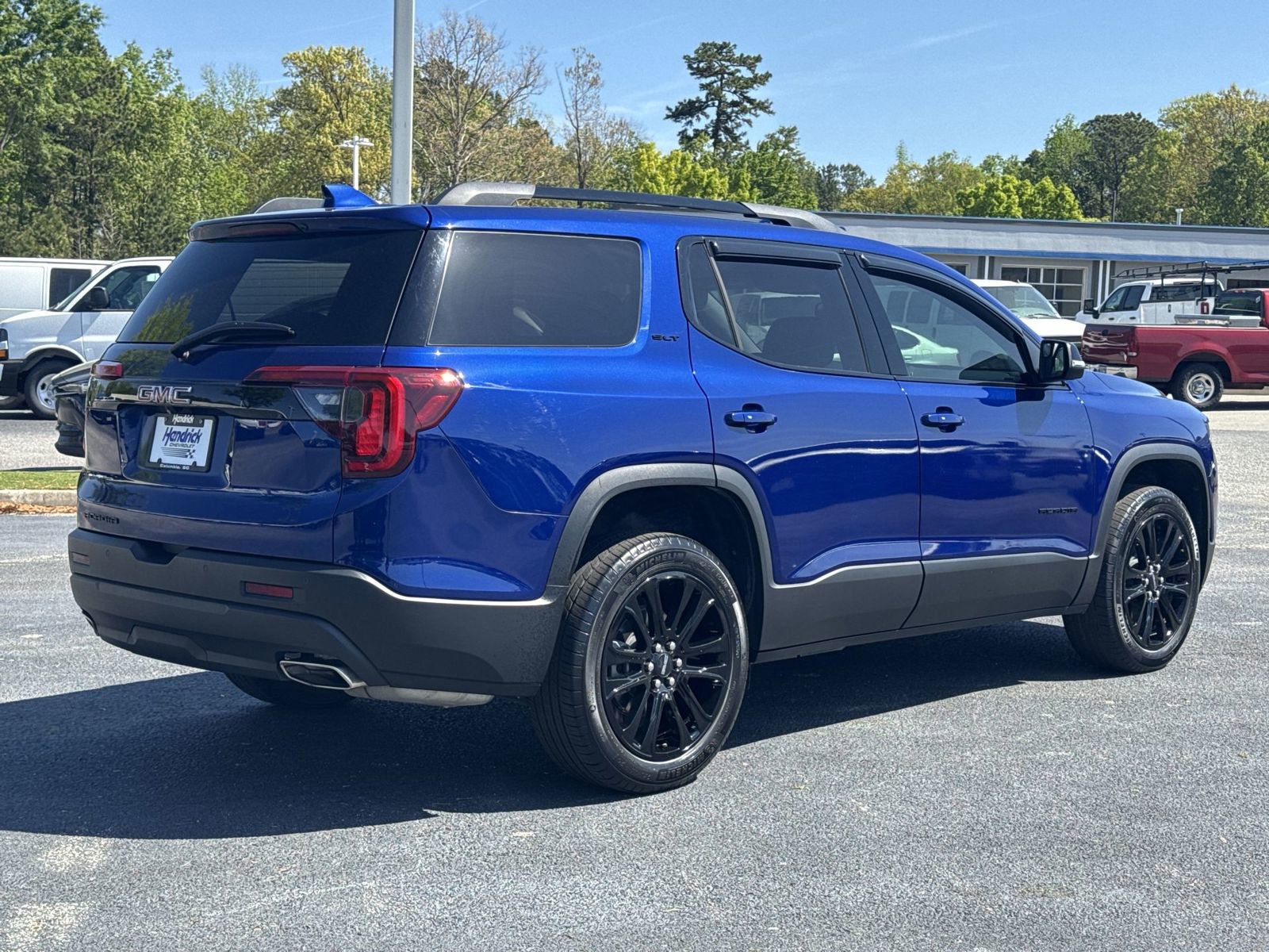 Used 2023 GMC Acadia SLT w/ Elevation Edition FWD image 10