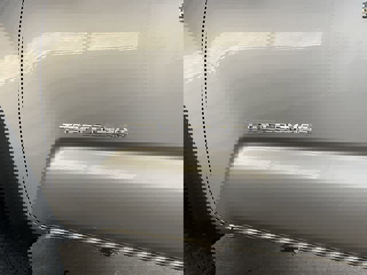 Used 2020 Toyota Tacoma TRD Off-Road image 10