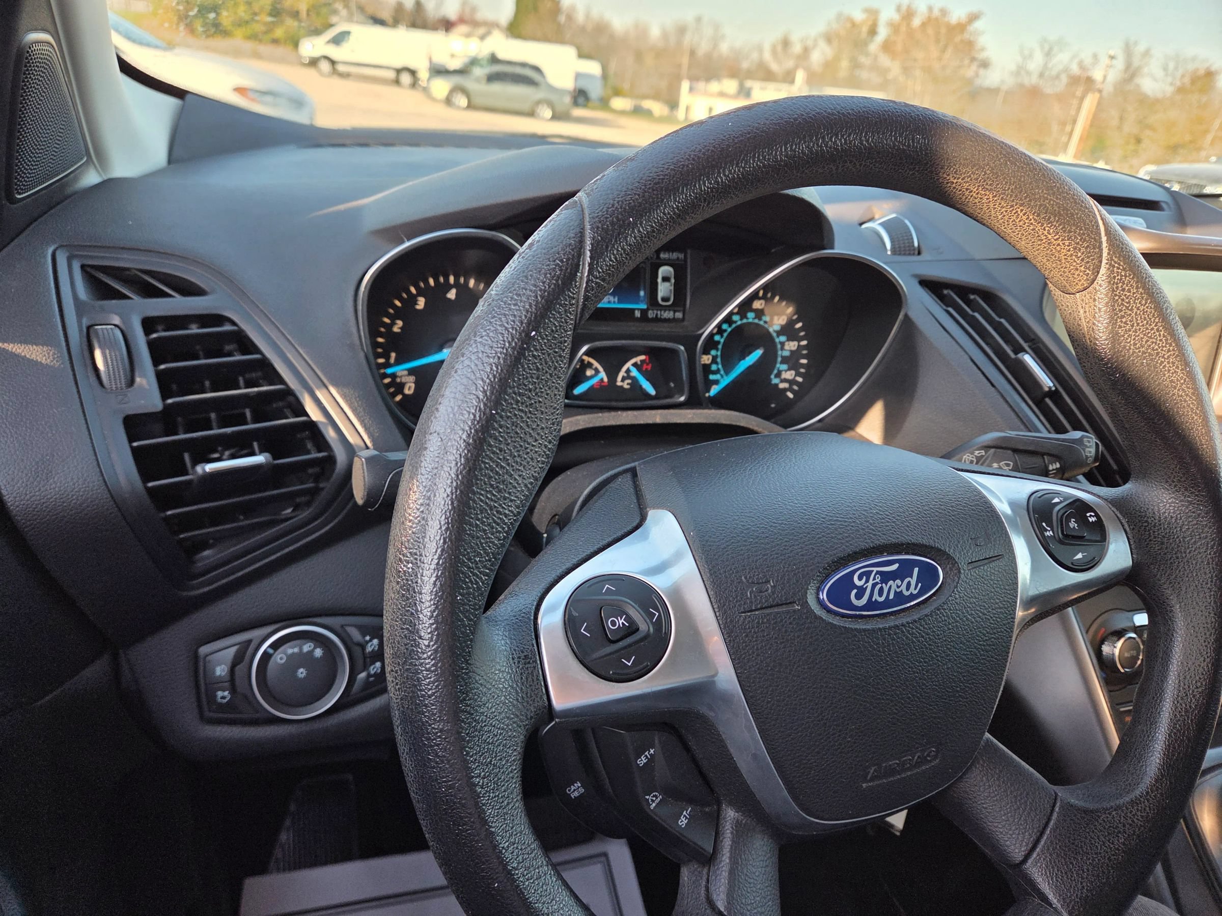 Used 2016 Ford Escape SE w/ Equipment Group 201A FWD image 8