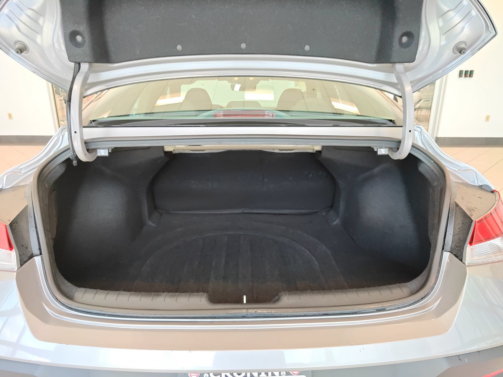 Used 2024 Hyundai Elantra SEL FWD image 12