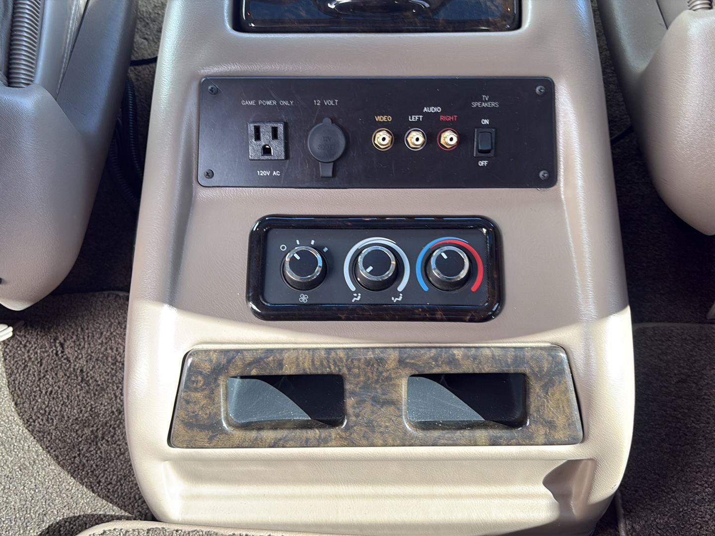 Used 2014 Chevrolet Express 1500 AWD image 39