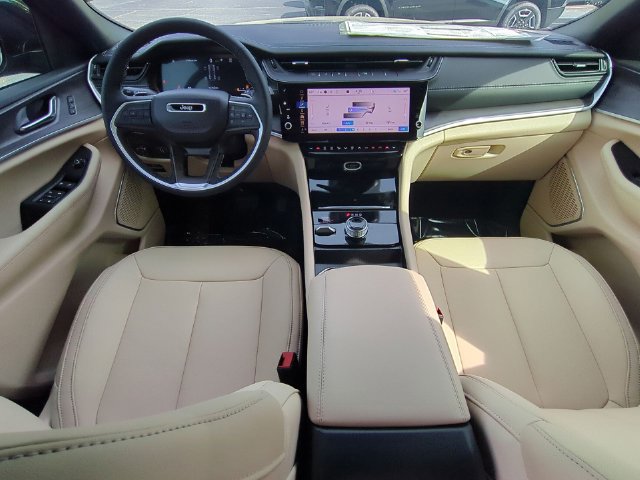 New 2026 Jeep Grand Cherokee Limited w/ Limited Altitude Package AWD/4WD image 29