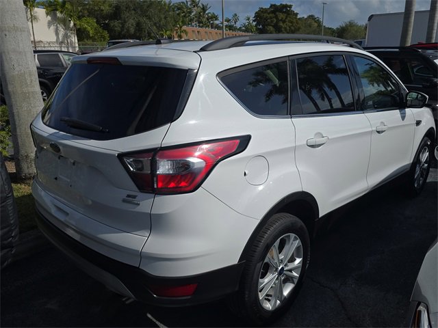 Used 2018 Ford Escape SE image 4