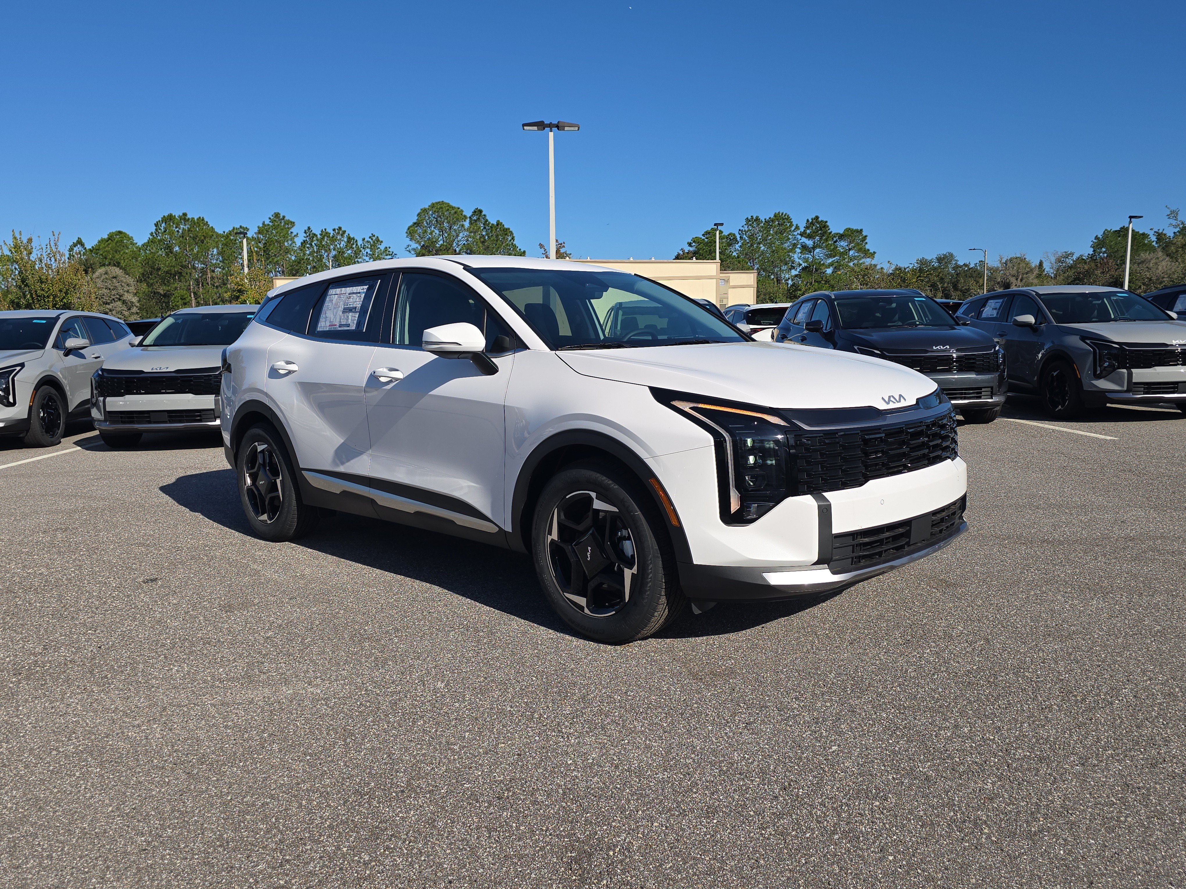 New 2027 Kia Sportage EX FWD image 2