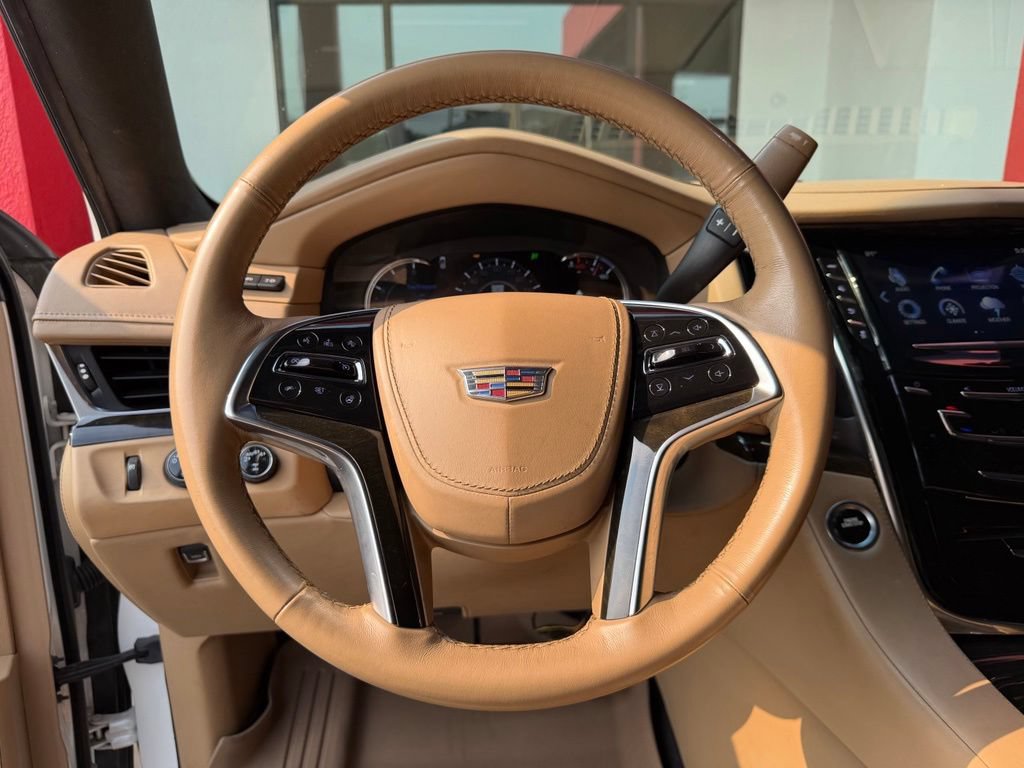 Used 2019 Cadillac Escalade ESV Platinum AWD/4WD image 17