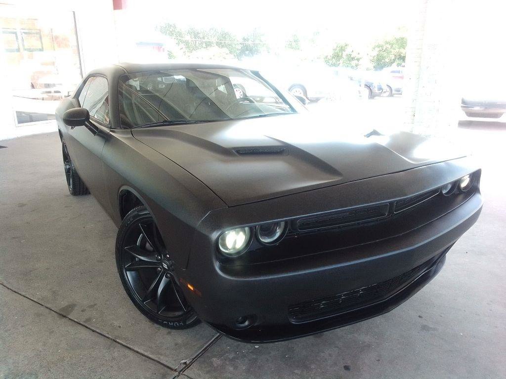 Used 2018 Dodge Challenger SXT Plus RWD image 2