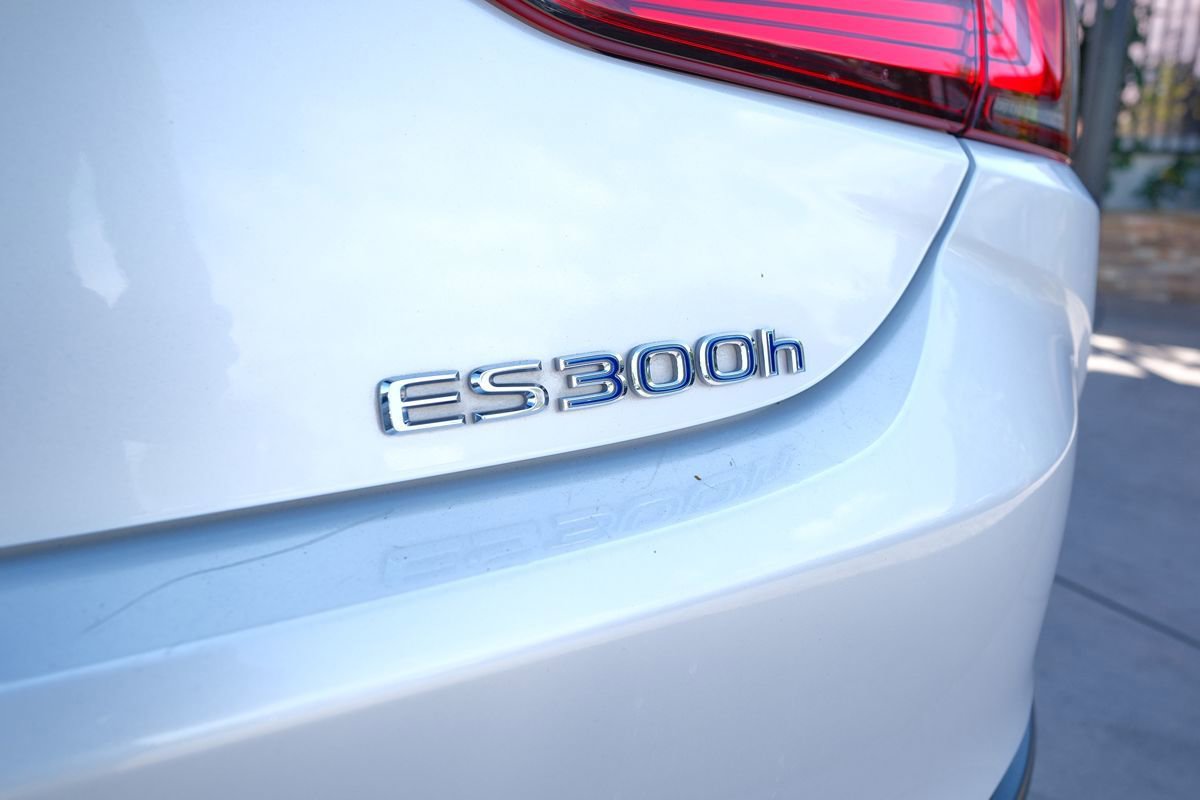Used 2021 Lexus ES 300h w/ Premium Package FWD image 48