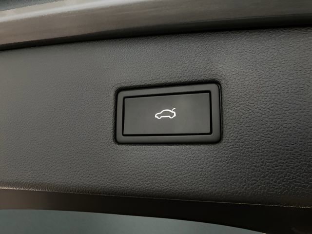 Used 2022 Volkswagen Tiguan SE FWD image 8