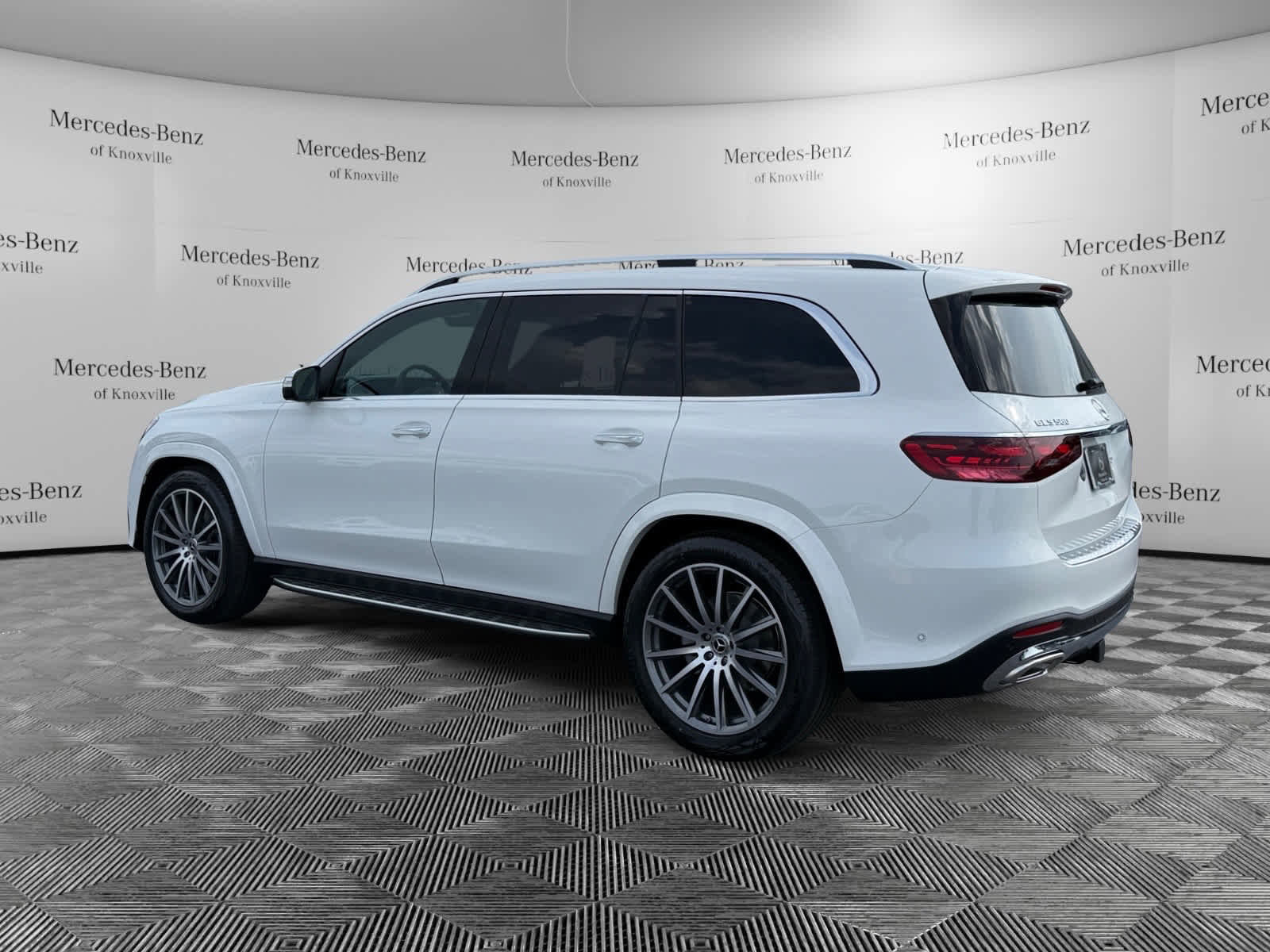 New 2026 Mercedes-Benz GLS 580 4MATIC image 3