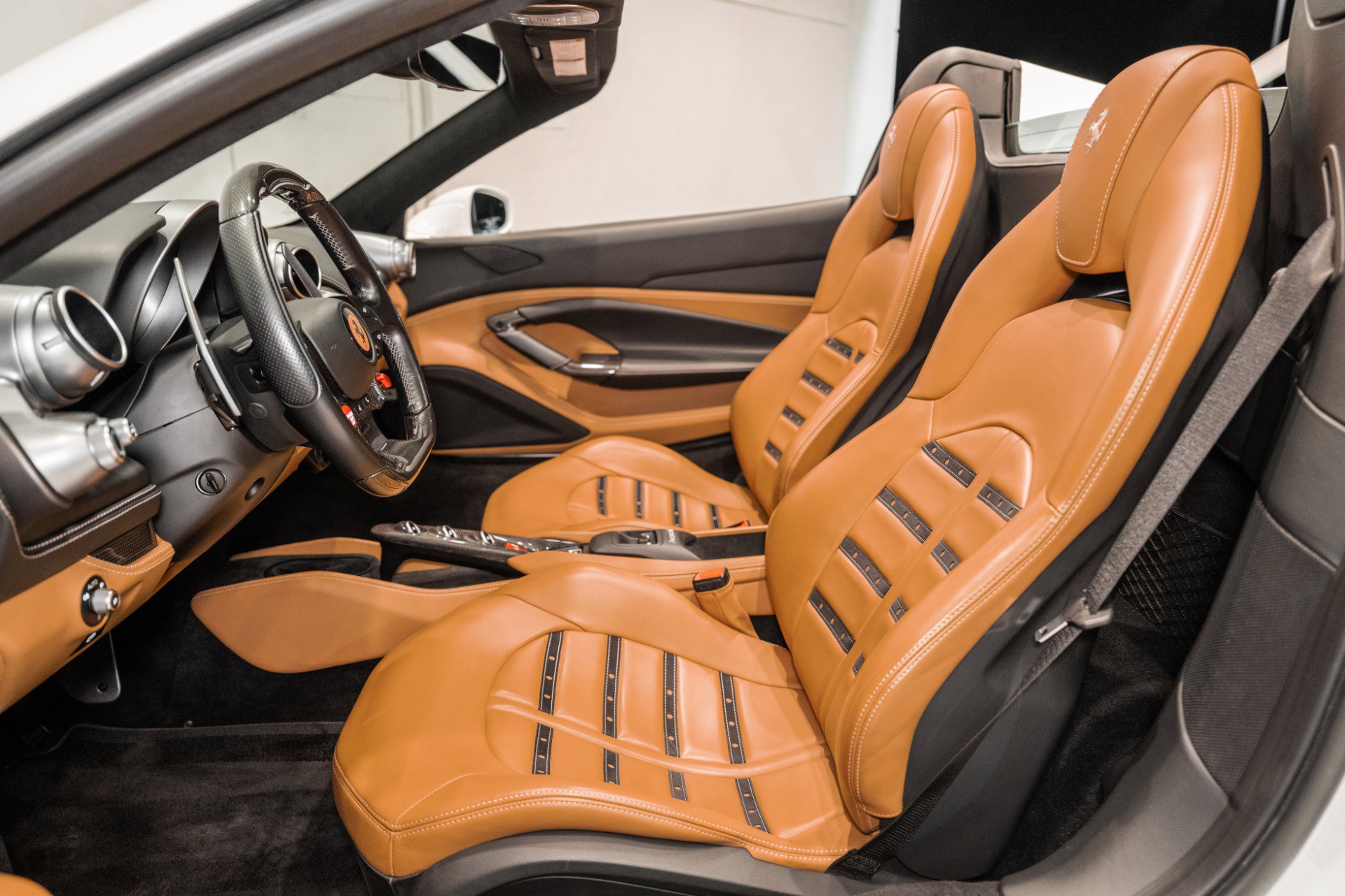 Used 2023 Ferrari F8 Tributo image 2