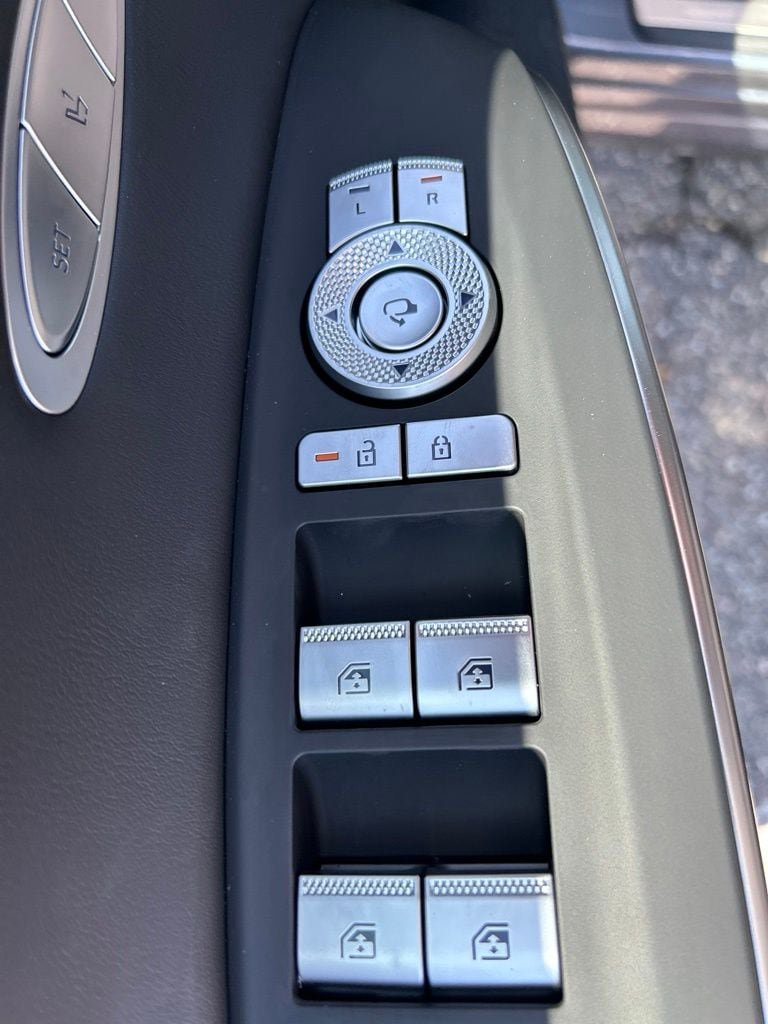 New 2027 Genesis GV70 2.5T Select AWD/4WD image 12