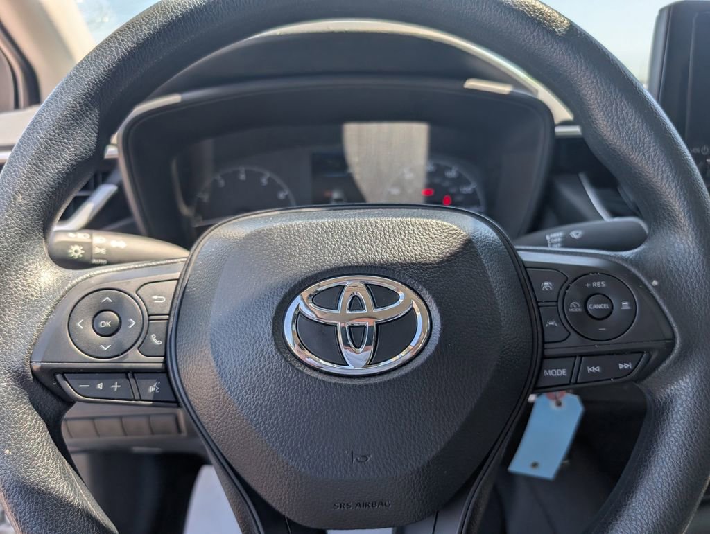 Used 2025 Toyota Corolla LE image 19