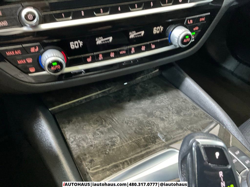 Used 2022 BMW 540i w/ Convenience Package image 31