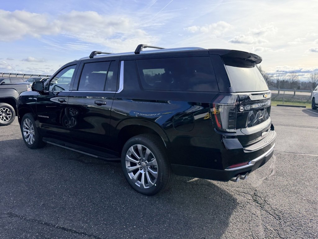 New 2026 Chevrolet Suburban Premier image 4