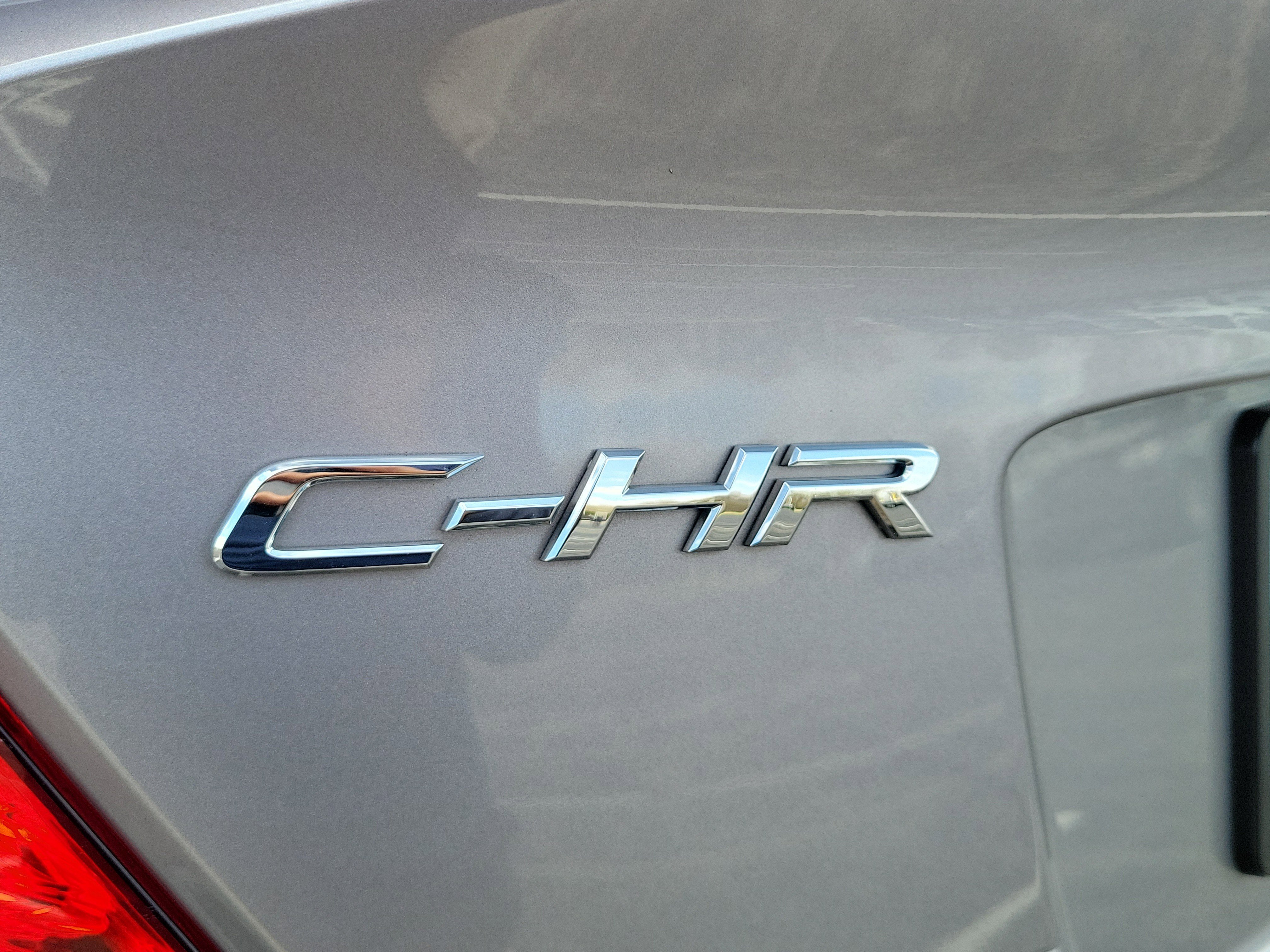 Used 2020 Toyota C-HR LE image 7
