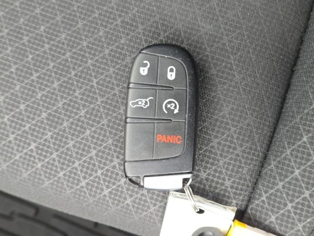 Used 2018 Jeep Grand Cherokee Laredo image 35