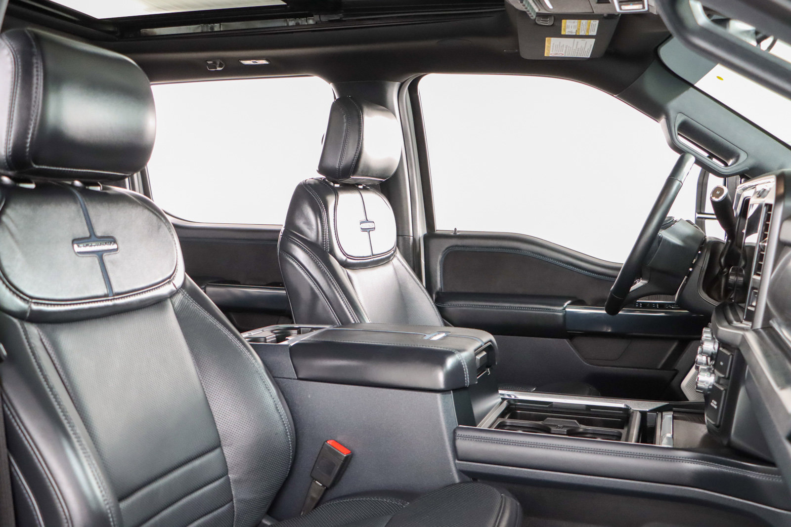 Used 2025 Ford F450 Platinum w/ FX4 Off-Road Package image 30