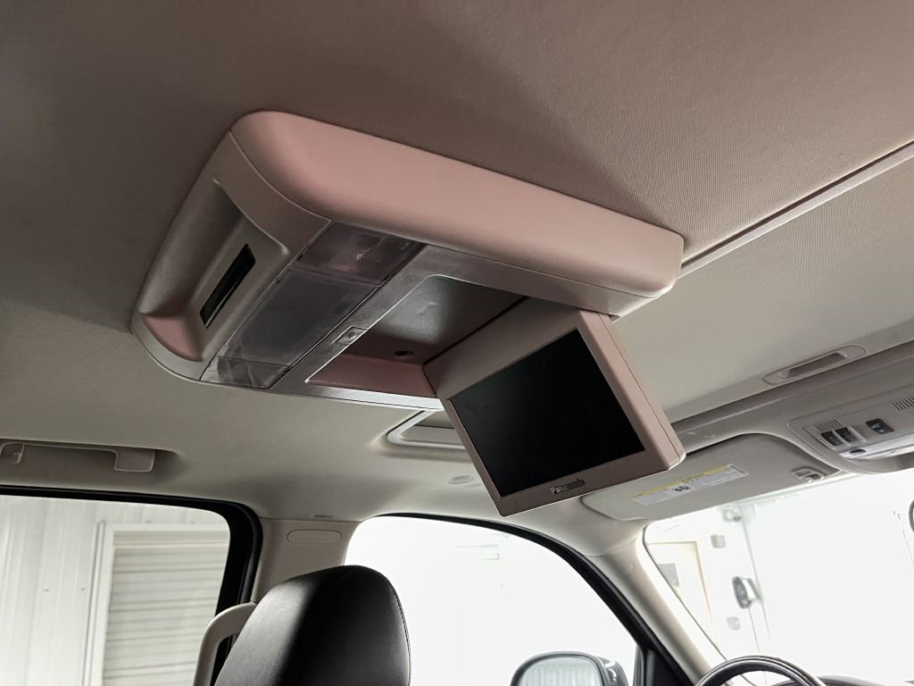 Used 2012 GMC Yukon XL Denali image 16