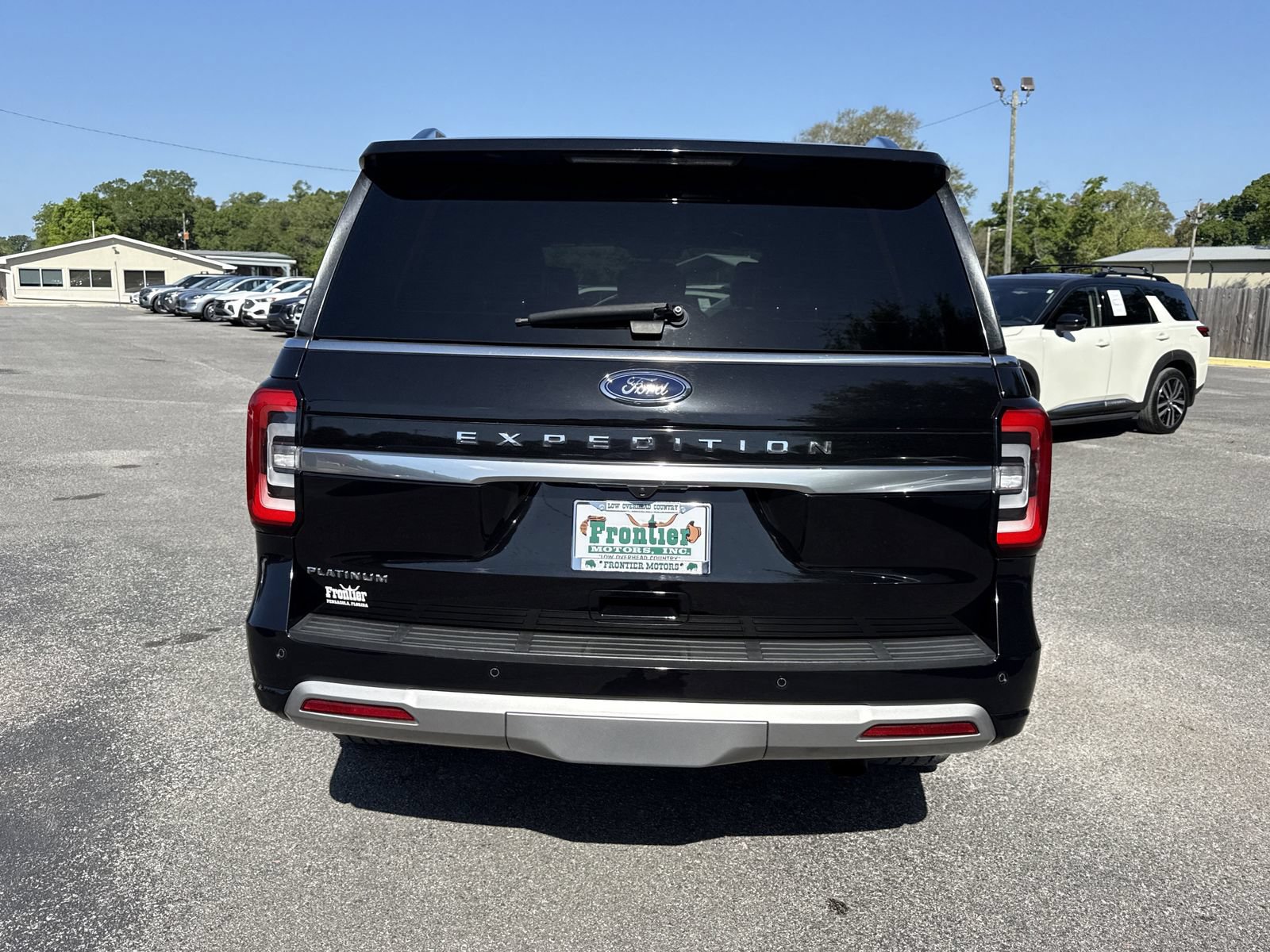 Used 2023 Ford Expedition Platinum RWD image 4