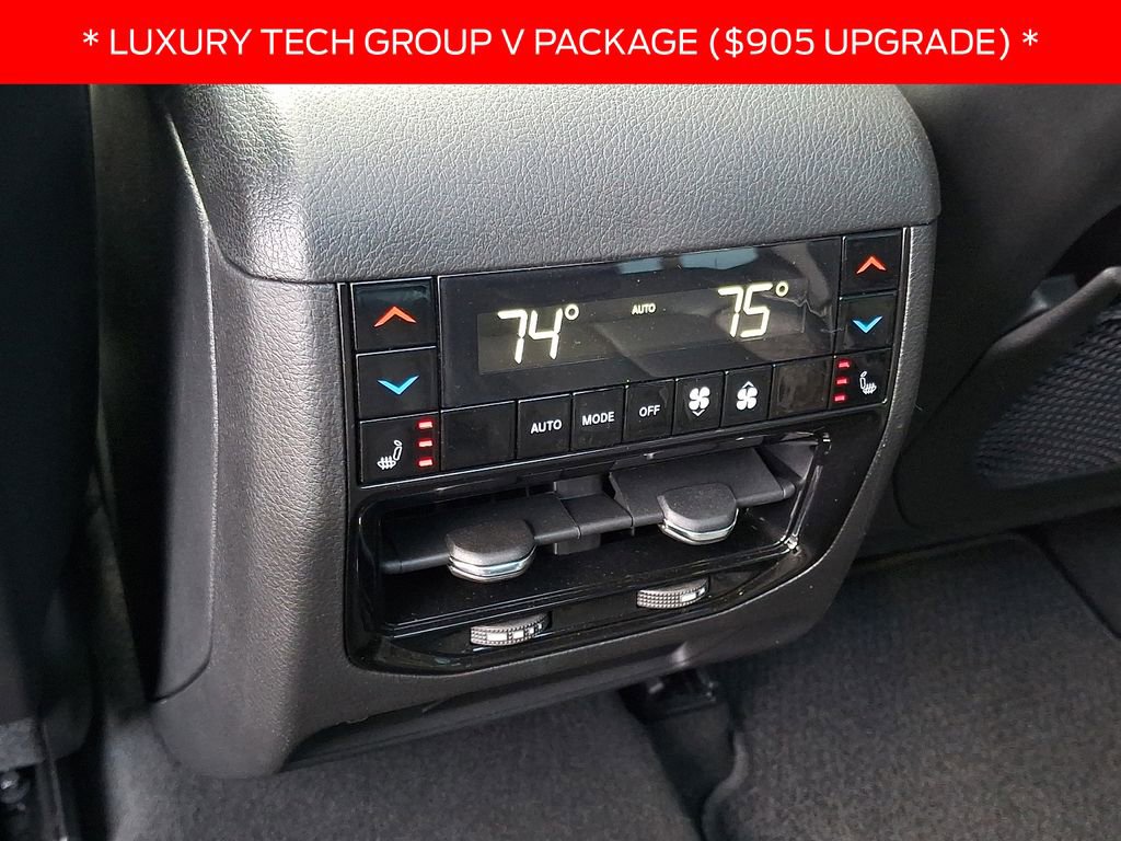 Used 2025 Jeep Grand Cherokee Summit w/ Obsidian Package image 11