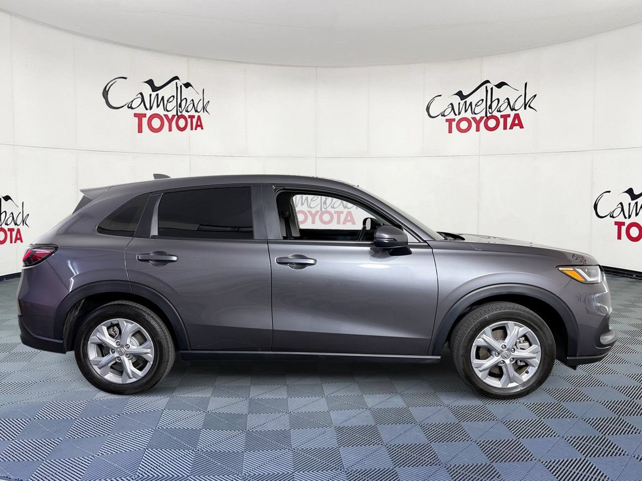 Used 2025 Honda HR-V LX image 8