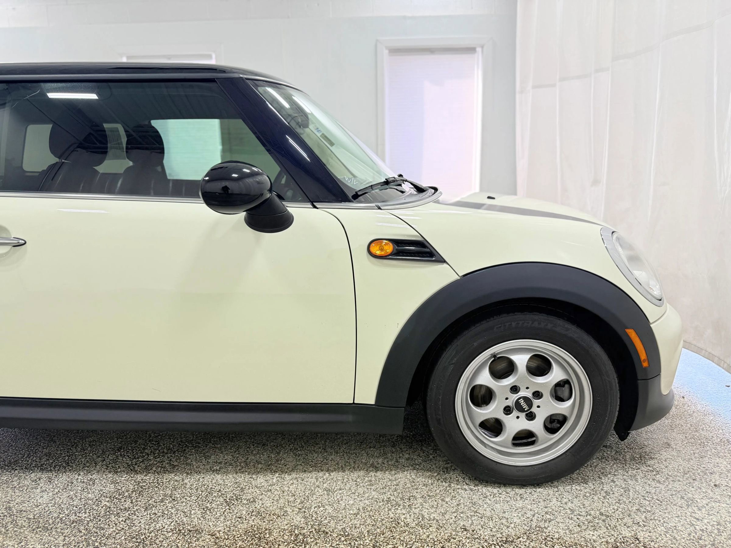 Used 2013 MINI Cooper Hardtop image 8