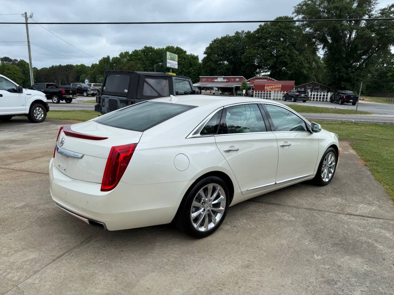 Used 2013 Cadillac XTS Luxury w/ Driver Awareness Package FWD image 4