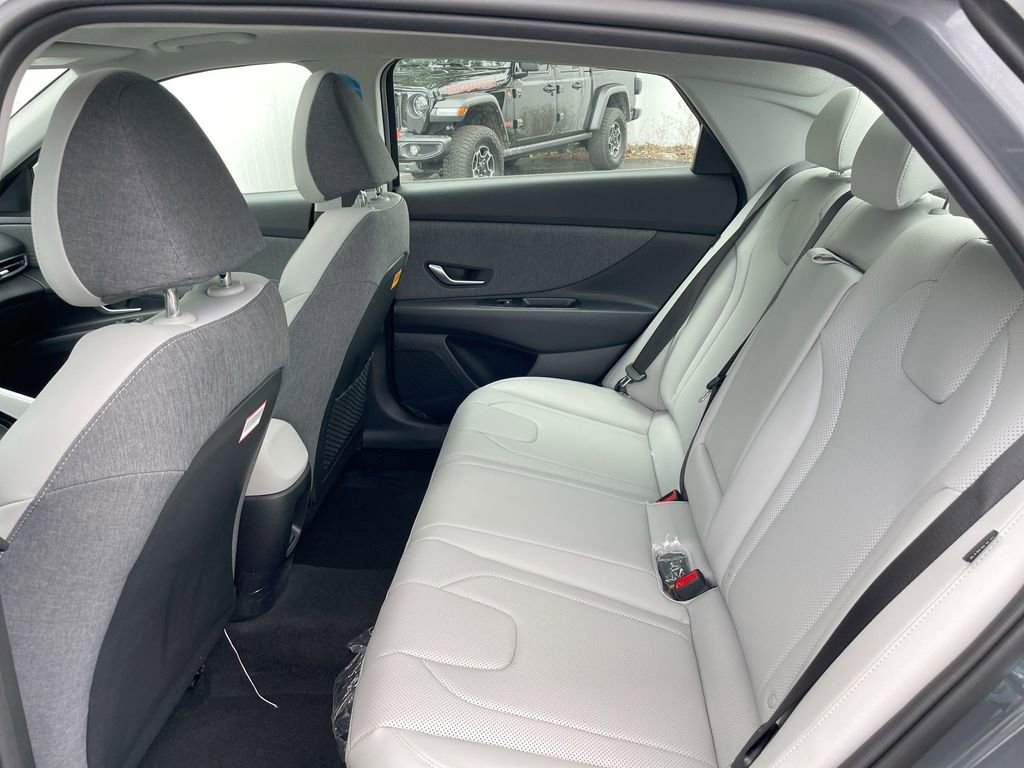 New 2025 Hyundai Elantra Limited image 48