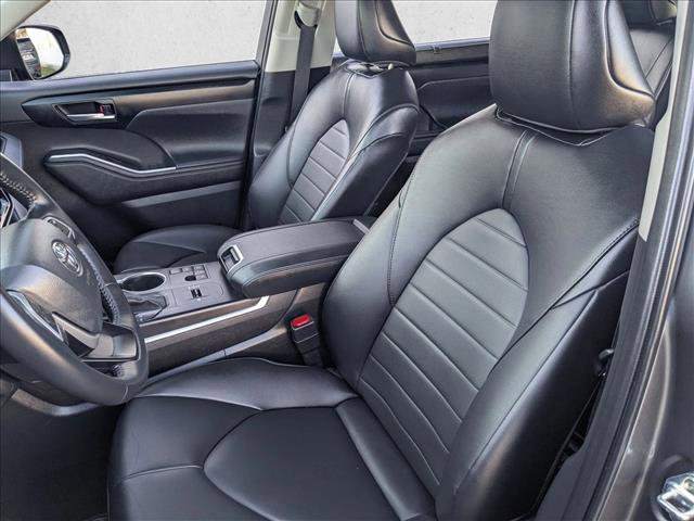 Used 2024 Toyota Highlander XLE image 18