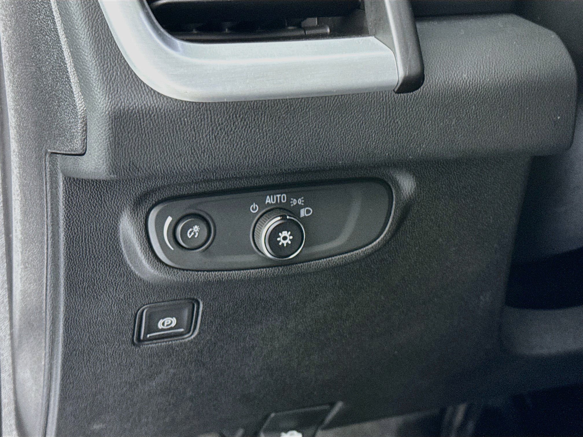 Used 2018 GMC Terrain SLE FWD image 10