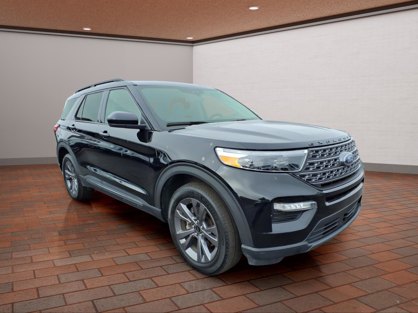 Used 2023 Ford Explorer XLT w/ Equipment Group 202A AWD/4WD video 2