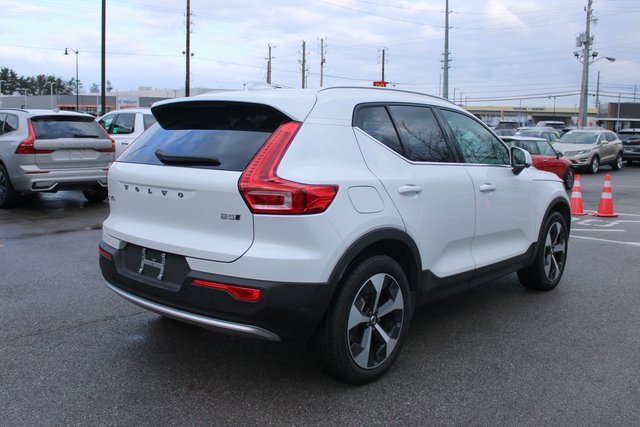 Used 2025 Volvo XC40 B5 Plus image 45