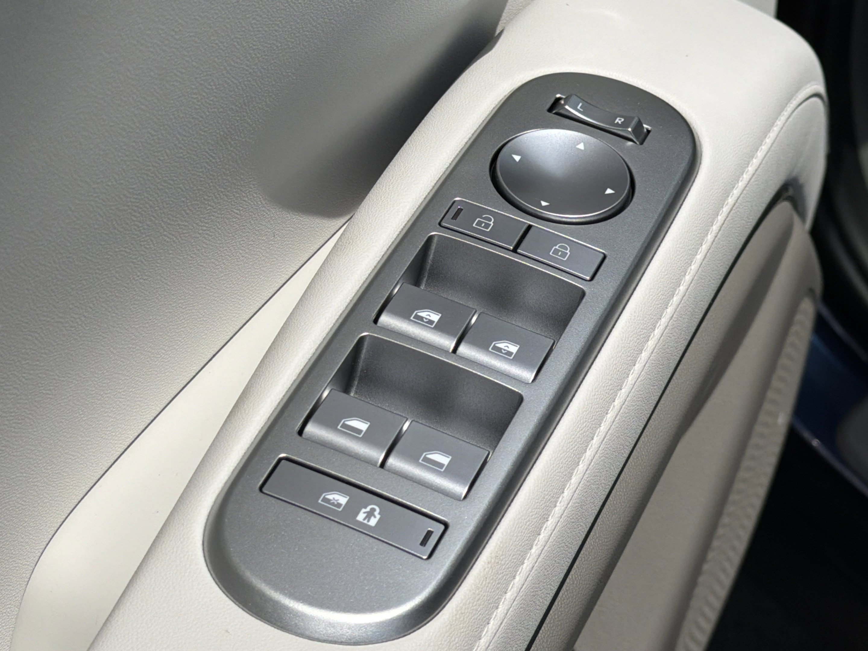 New 2026 Hyundai Palisade FWD Hybrid image 14
