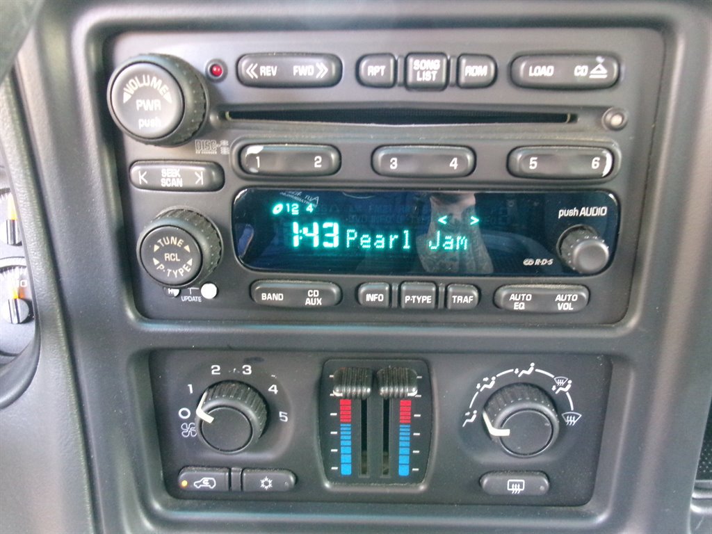 Used 2003 Chevrolet Avalanche 4x4 w/ Suspension Package, Off-Road image 34