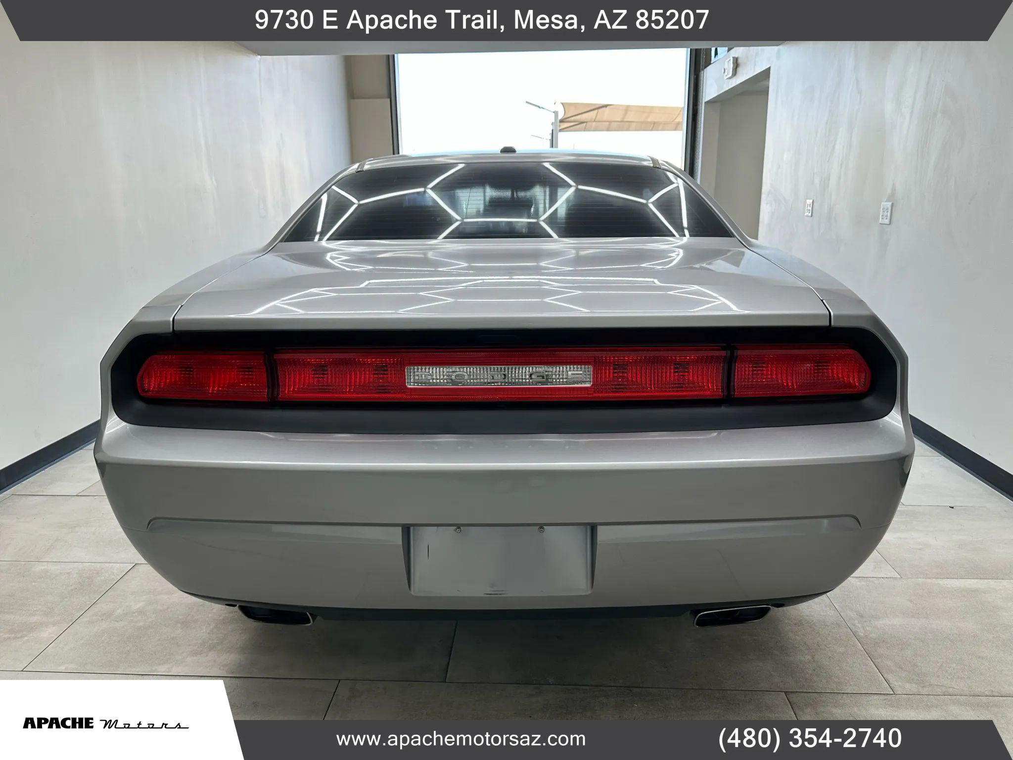 Used 2014 Dodge Challenger SXT image 9