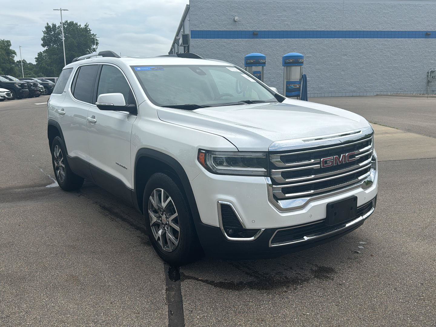 Used 2023 GMC Acadia SLT w/ Preferred Package AWD/4WD image 7