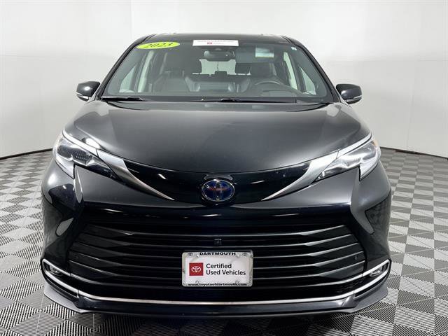 Certified 2023 Toyota Sienna Platinum image 3