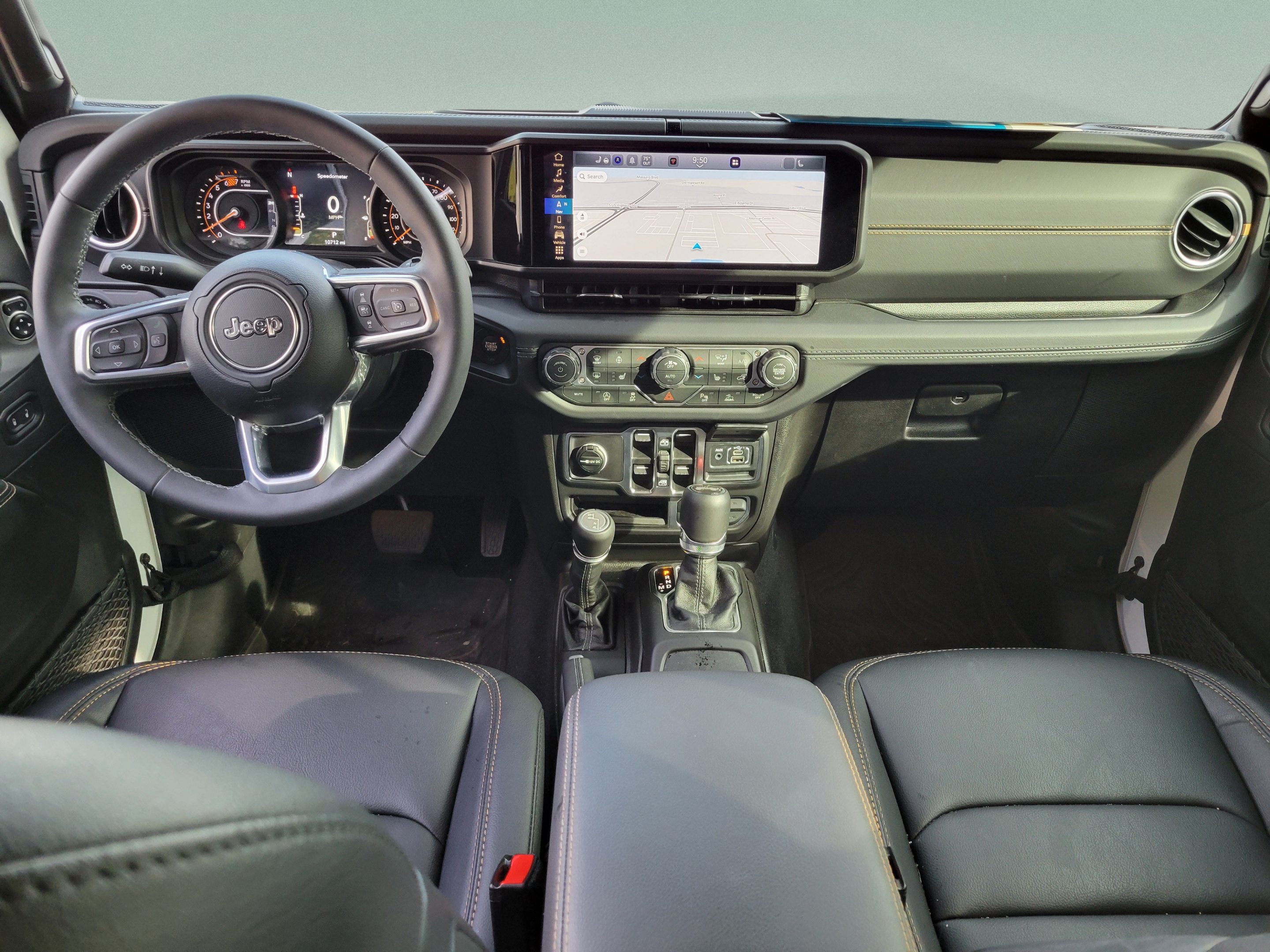 Used 2026 Jeep Wrangler Unlimited Sahara AWD/4WD image 7