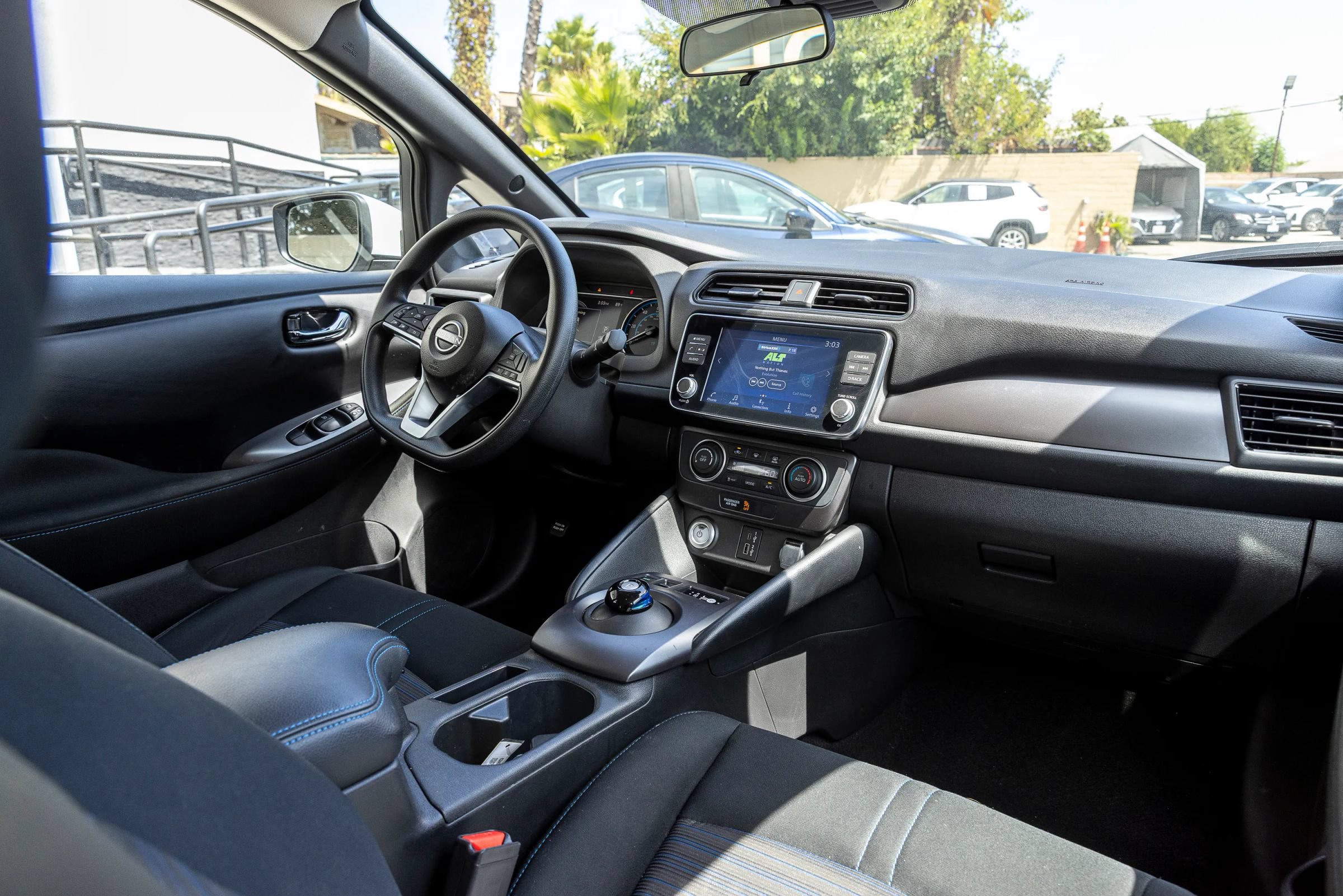 Used 2025 Nissan Leaf S FWD image 25