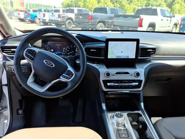 Used 2020 Ford Explorer XLT w/ Equipment Group 202A AWD/4WD image 14