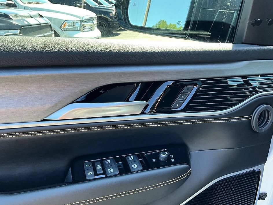 New 2026 Jeep Grand Wagoneer L 4WD image 13