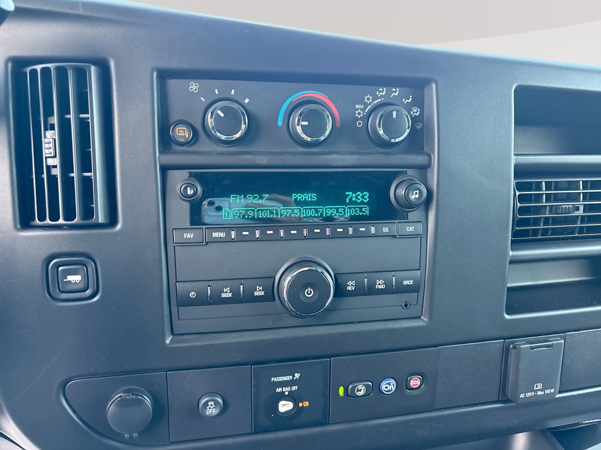 Used 2023 Chevrolet Express 3500 Extended w/ Driver Convenience Package RWD image 19