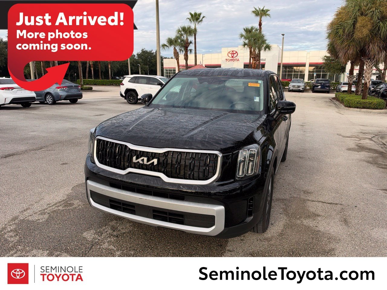 Used 2025 Kia Telluride LX FWD image 1