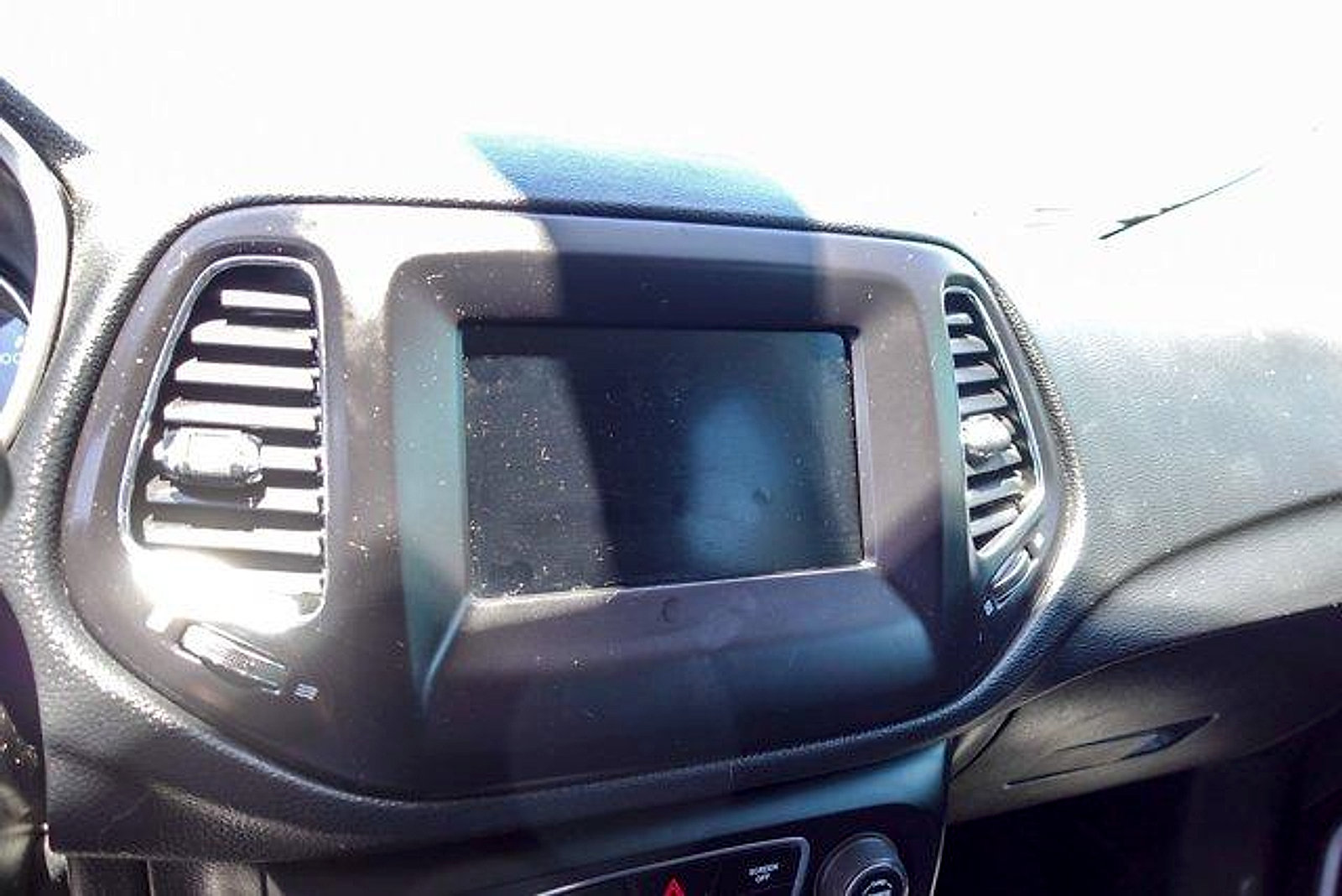 Used 2019 Jeep Compass Sport FWD image 18