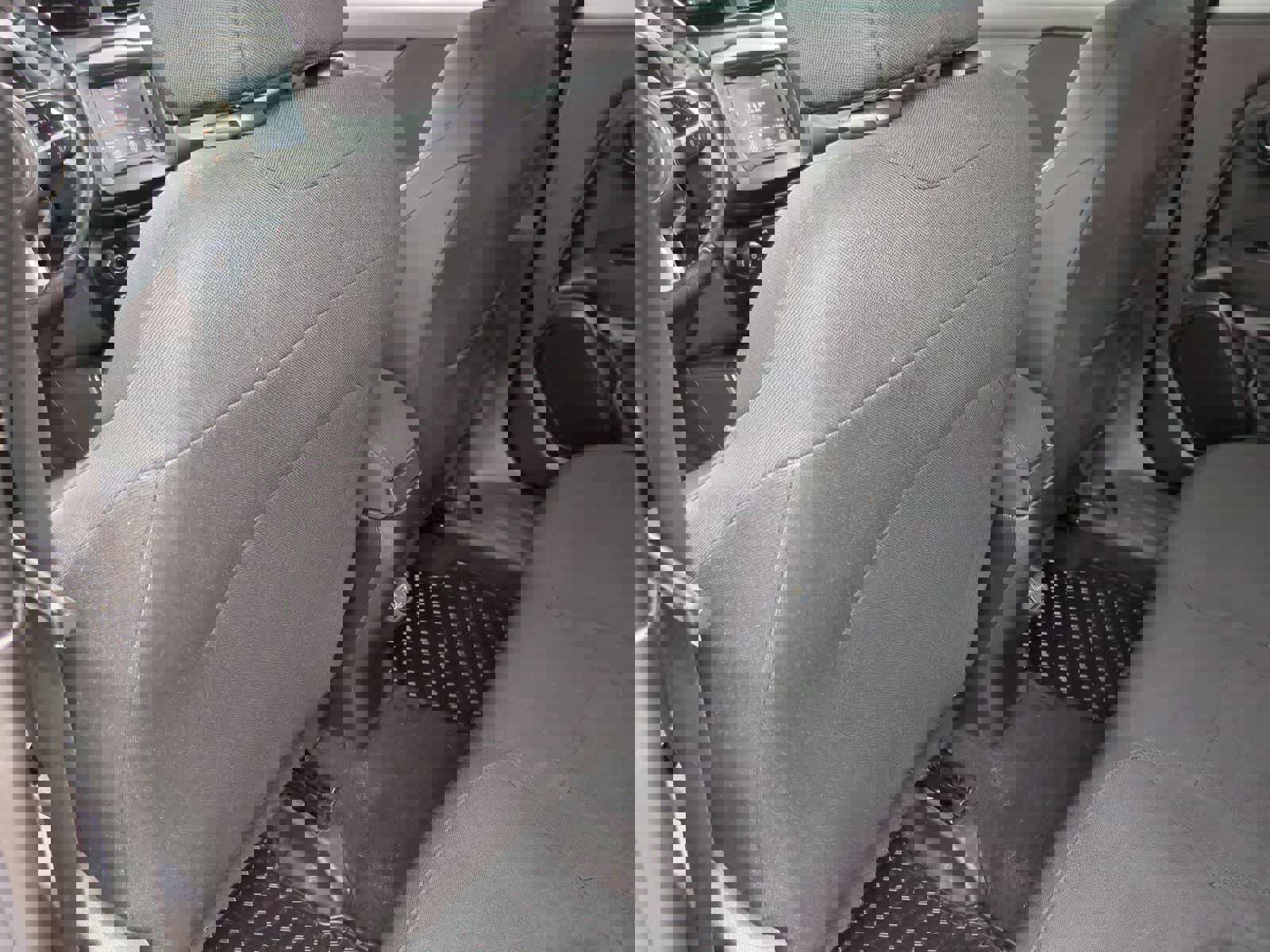 Used 2020 Jeep Renegade Latitude w/ Cold Weather Group AWD/4WD image 18