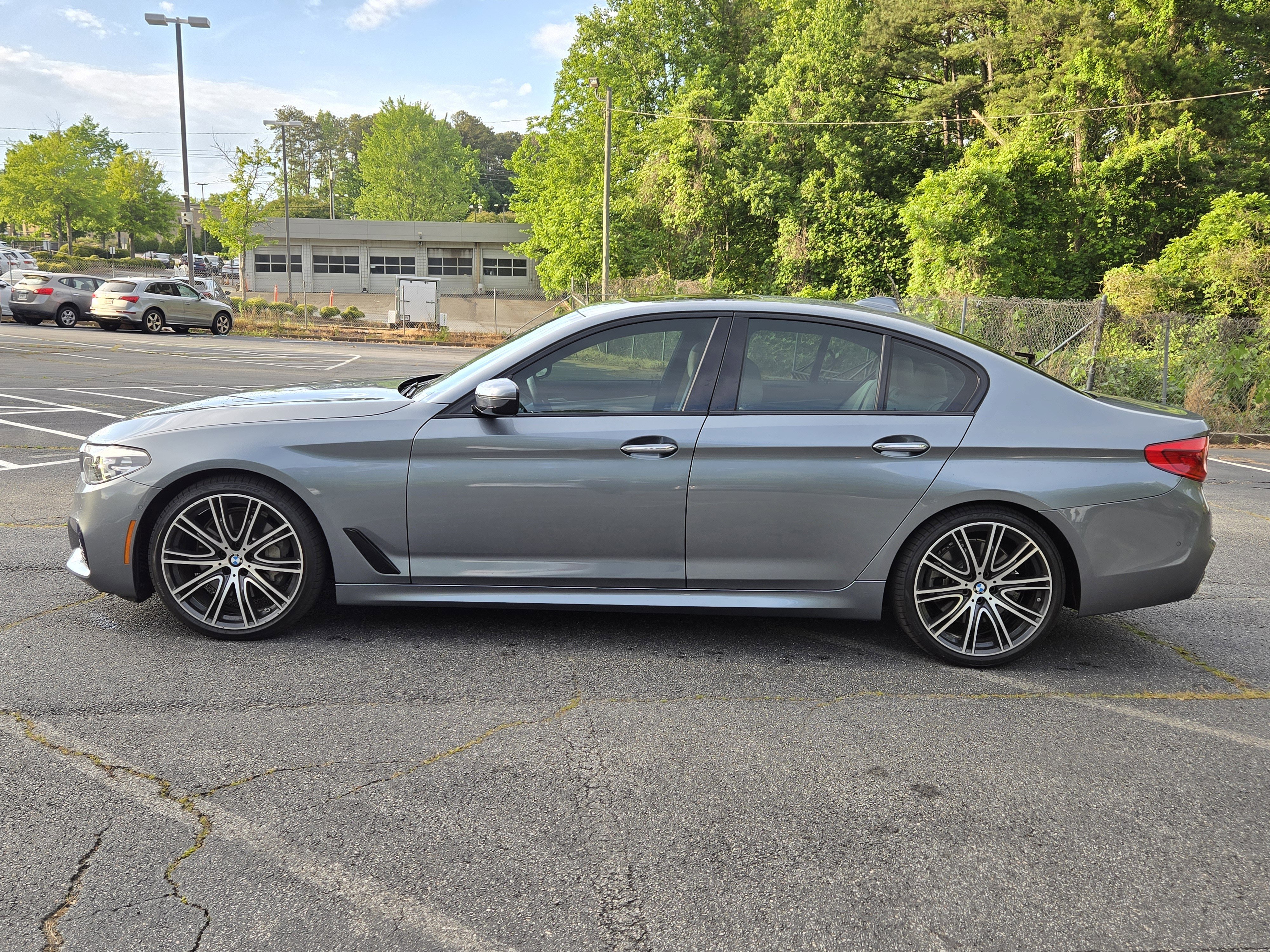 Used 2018 BMW 540i RWD image 2